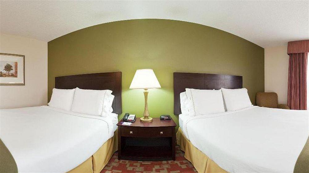 Holiday Inn Express Vincennes Esterno foto