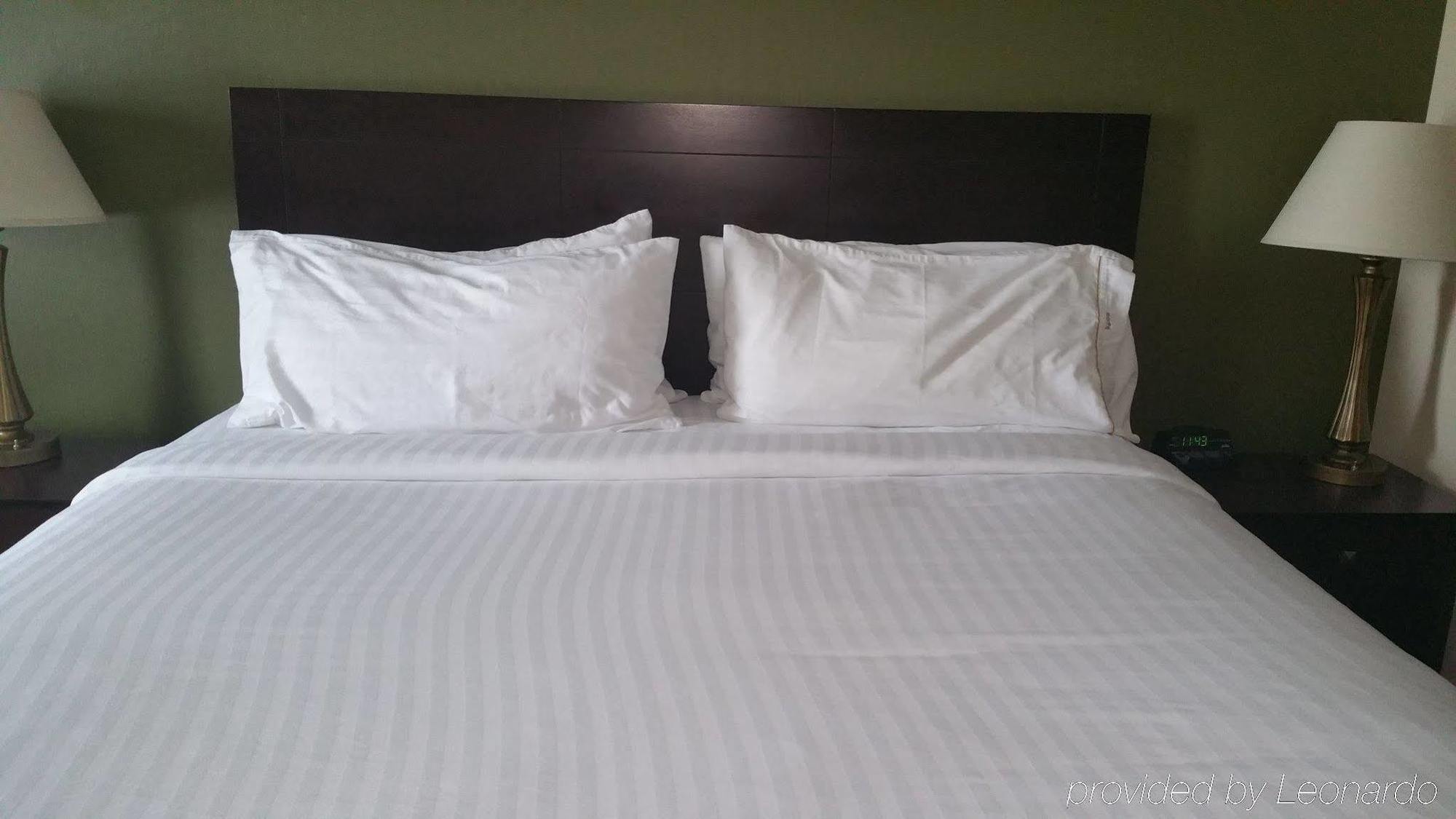 Holiday Inn Express Vincennes Esterno foto